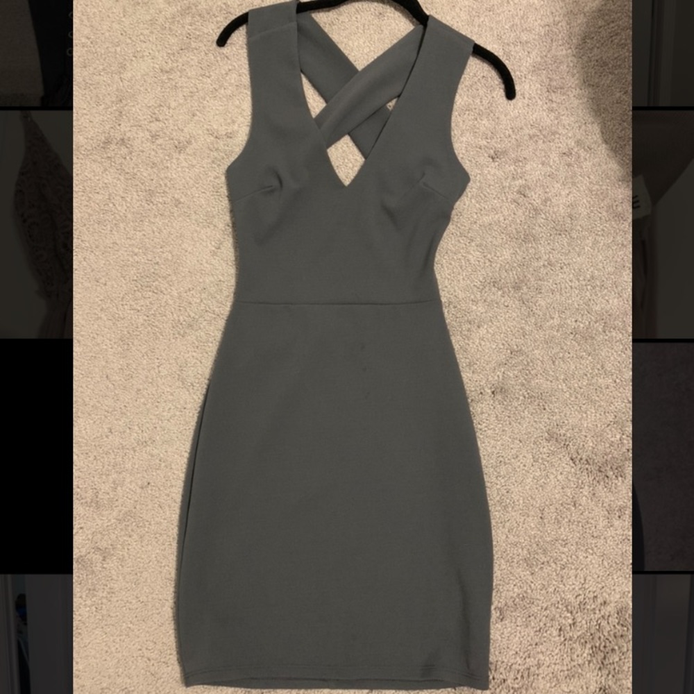 Dress - Picture 3 of 4